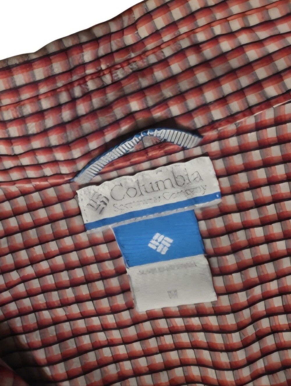 Like NEW COLUMBIA Long sleeve button down plaid shirt. Men's medium. - Picture 4 of 6